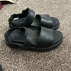 Voss Dr. Martens Sandal
